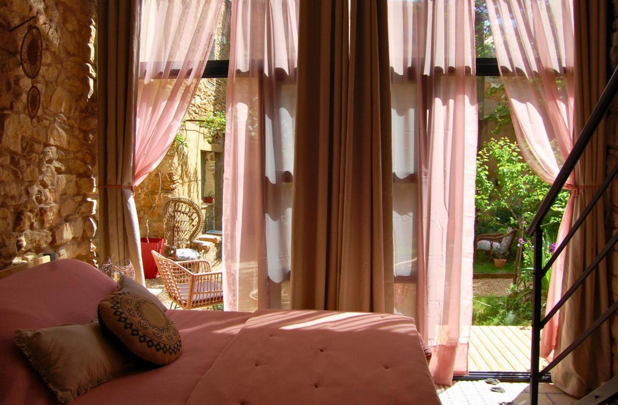 La Bucolique, Chambres Et Jardin D'Hotes Sabran Exteriör bild