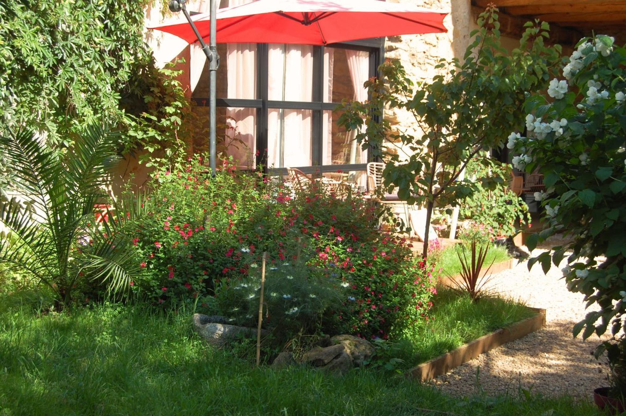 La Bucolique, Chambres Et Jardin D'Hotes Sabran Exteriör bild